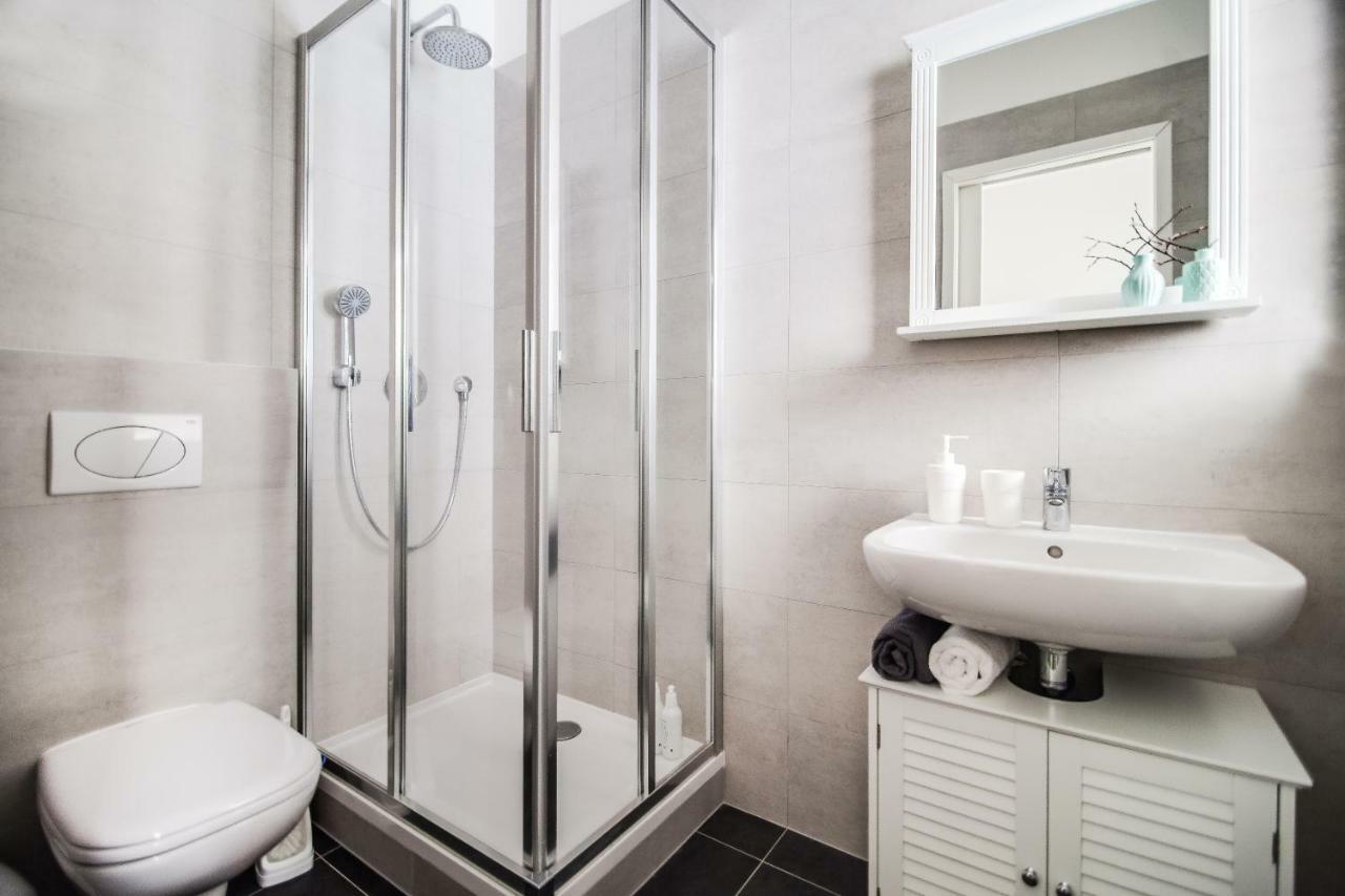 Trendy Local Apartment براغ المظهر الخارجي الصورة