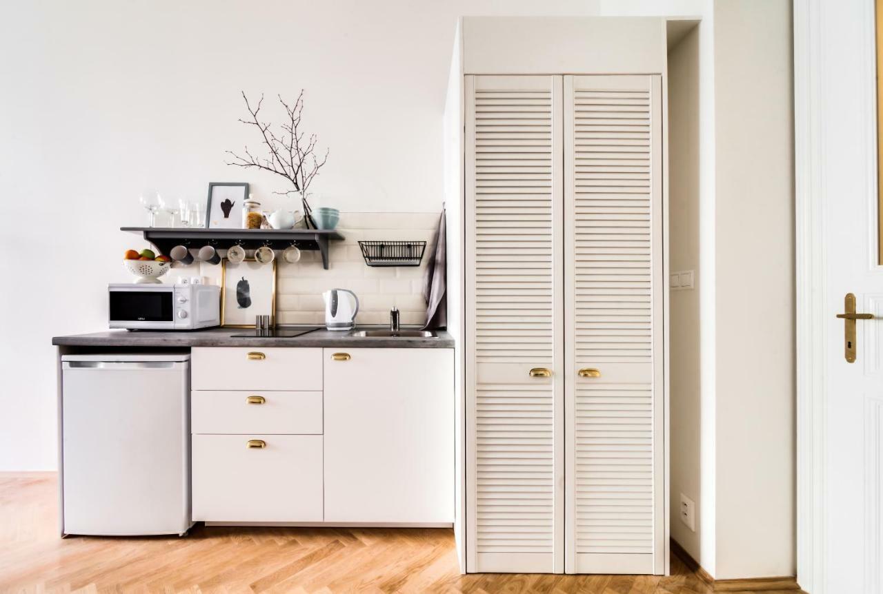 Trendy Local Apartment براغ المظهر الخارجي الصورة