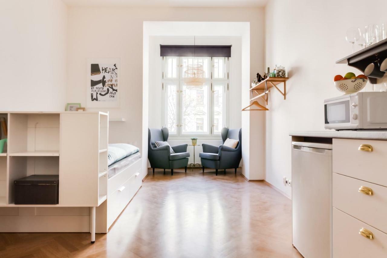 Trendy Local Apartment براغ المظهر الخارجي الصورة